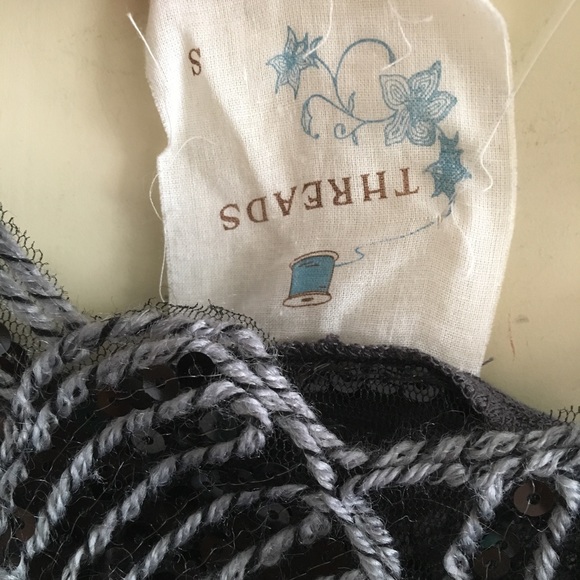 Gray scoop neck racer back tank top with bow detail on back - Picture 4 of 5